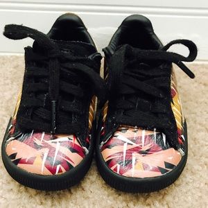 Boys puma natural size 4